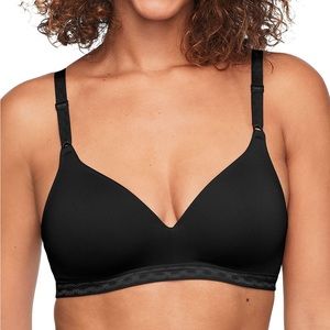 Warners could9 super soft wireless lightly lined comfort bra . Size 36D